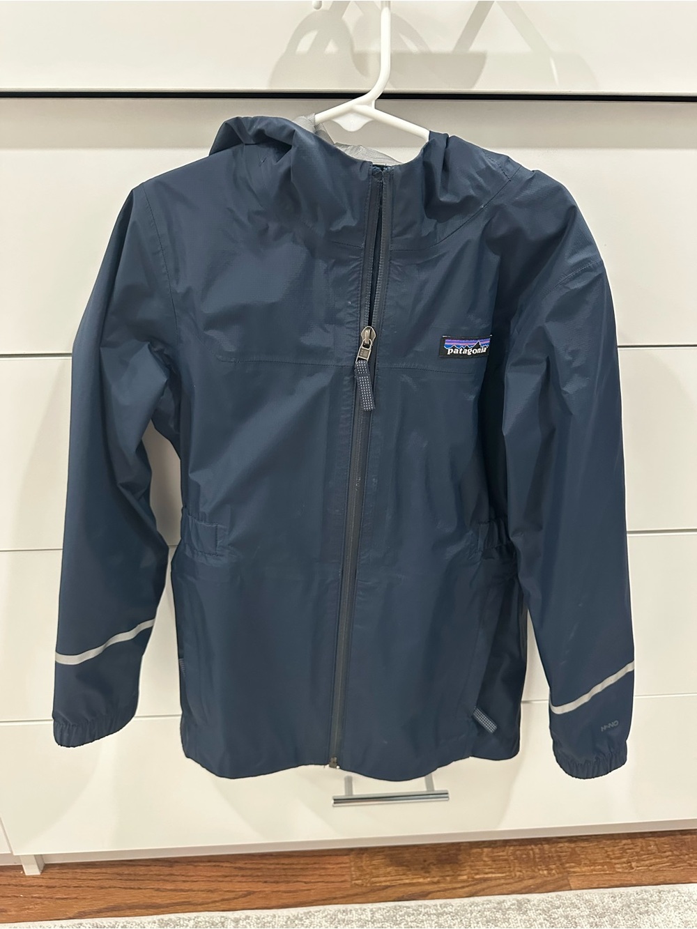 Patagonia Kids' Navy Blue Hooded Rain Jacket Size S 7-8